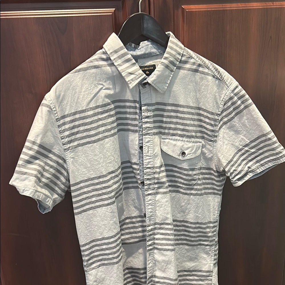 Quiksilver Gray Casual Button Down Shirt